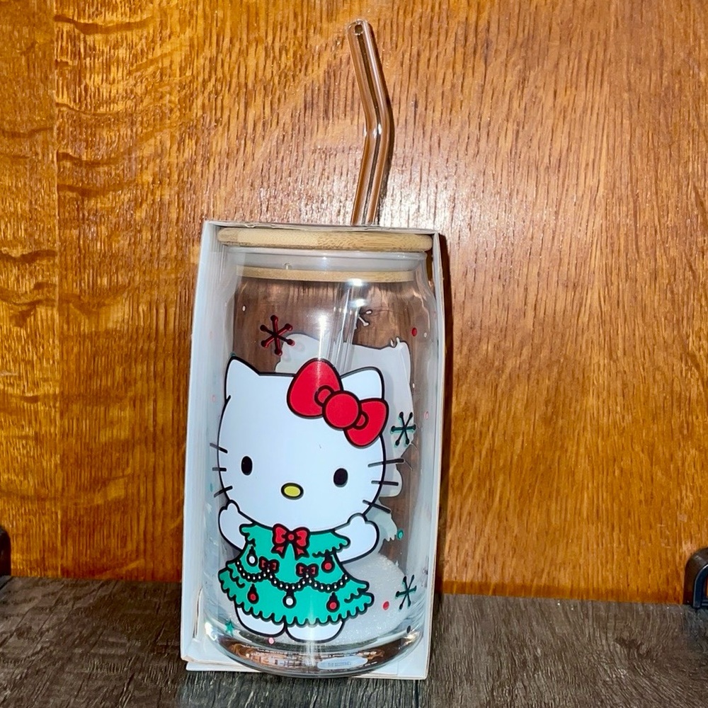 Hello Kitty Glass Tumbler & Straw
